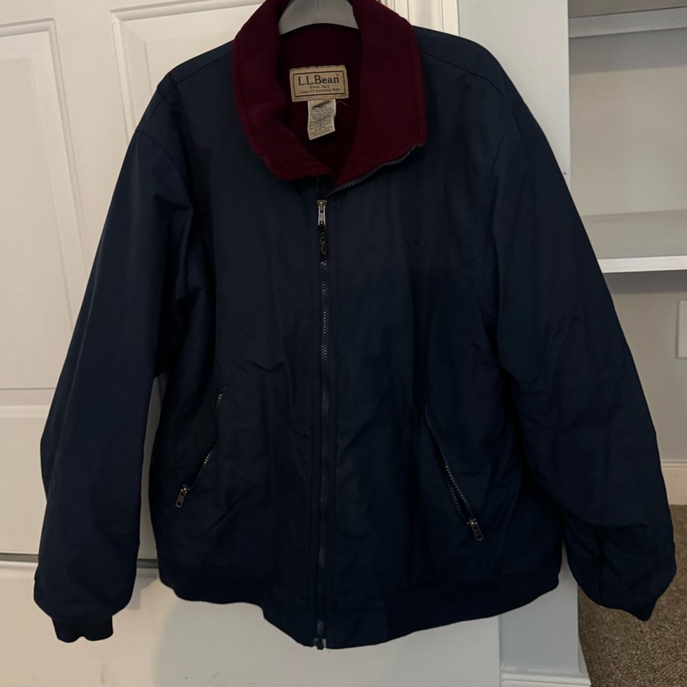 L.L. Bean Men's Dark Blue Jacket with Burgundy Collar